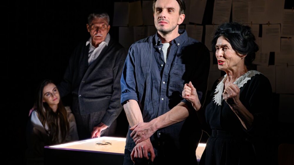 Obrázok v galérií - michaela_trokanova_ester_martin_huba_jozef_l._albert_l._daniel_zulcak_samo_zuzana_kocurikova_anna_l.jpg