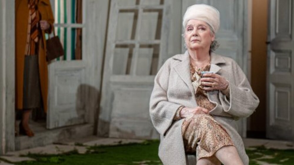 Obrázok v galérií - emilia_vasaryova_pani_jarretova_bozidara_tuzonovova_sally.jpg