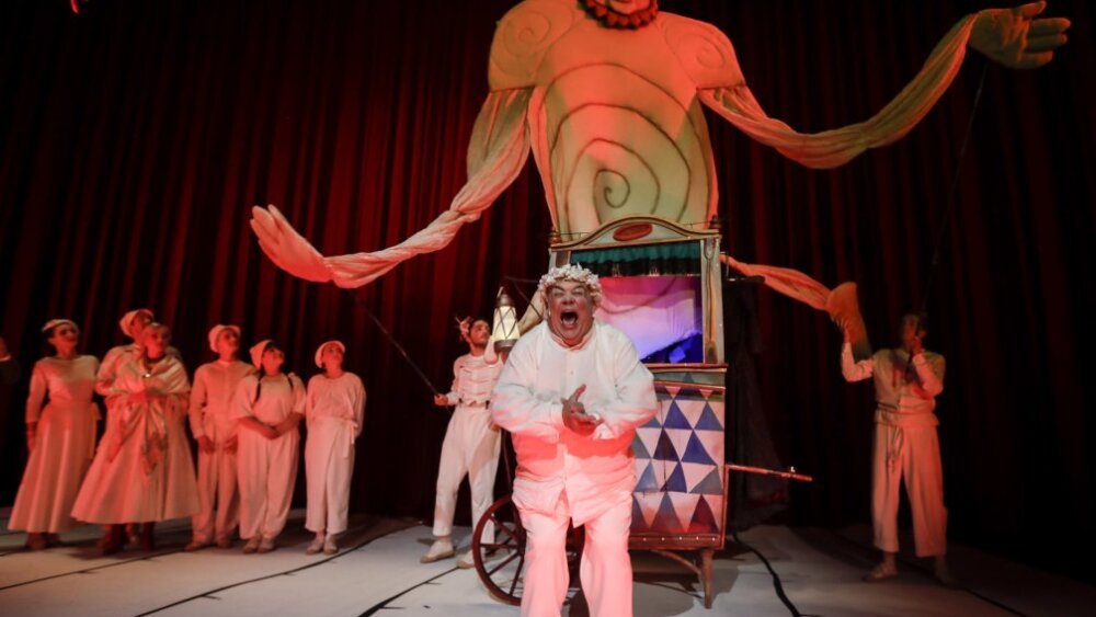 Obrázok v galérií - ivan_vojtek_mesiacik_jun_1.jpg