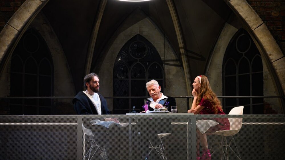 Obrázok v galérií - martin_salacha_daniel_richard_stanke_advokat_richard_cardinal_sara_polyakova_zabou_partnerka_advokata.jpg