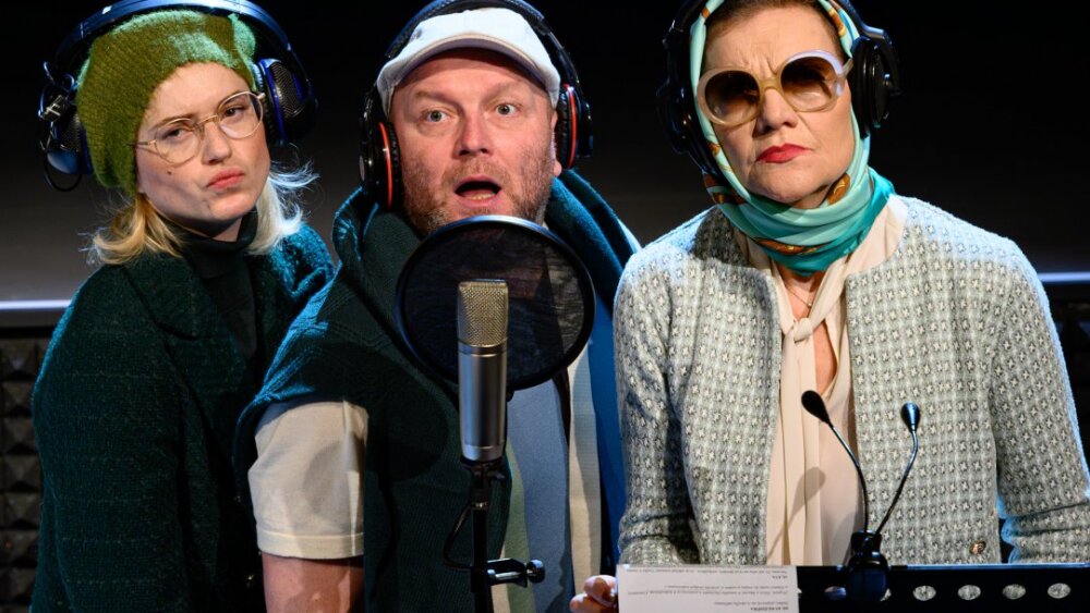 Obrázok v galérií - rebeka_polakova_popula_gregor_holoska_martin_durocher_jana_olhova_slava.jpg