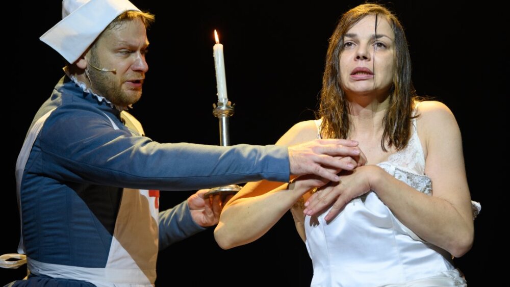 Obrázok v galérií - peter_brajercik_1._vrah-lady_macduff_petra_vajdova_lady_macbeth.jpg