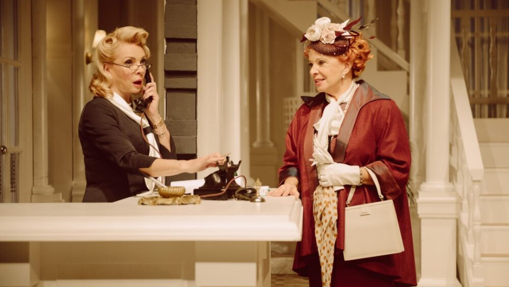 Obrázok v galérií - hlavna_zdena_studenkova_pani_bixbyova_kamila_magalova_pani_fosterova.jpg