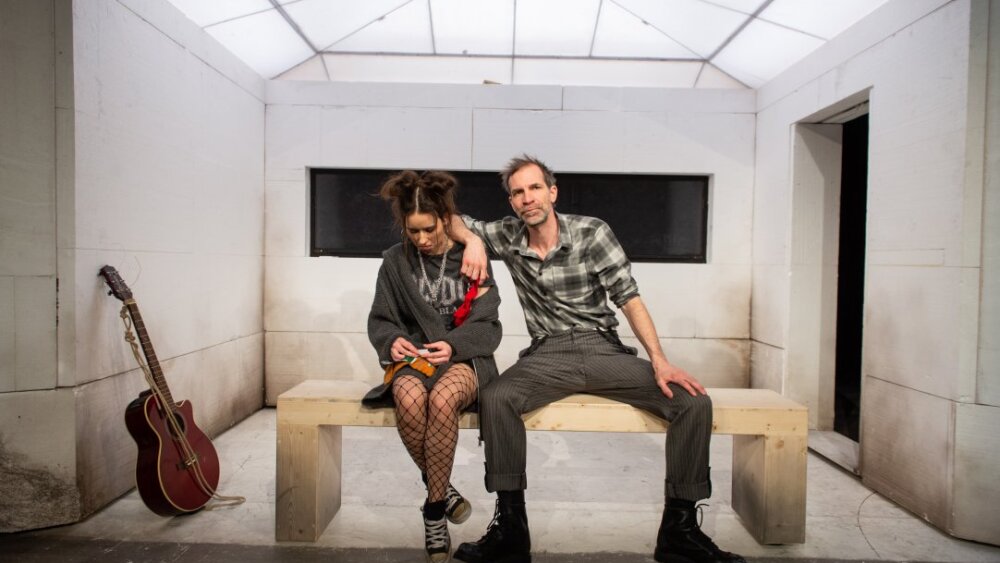 Obrázok v galérií - anezka_petrova_rozi_ondrej_koval_bela.jpg