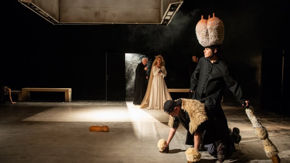 Obrázok v galérií - emil_horvath_bandi_sulek_monika_hilmerova_irena_ivana_kuxova_etuska_vladimir_obsil_pali_kovac.jpg