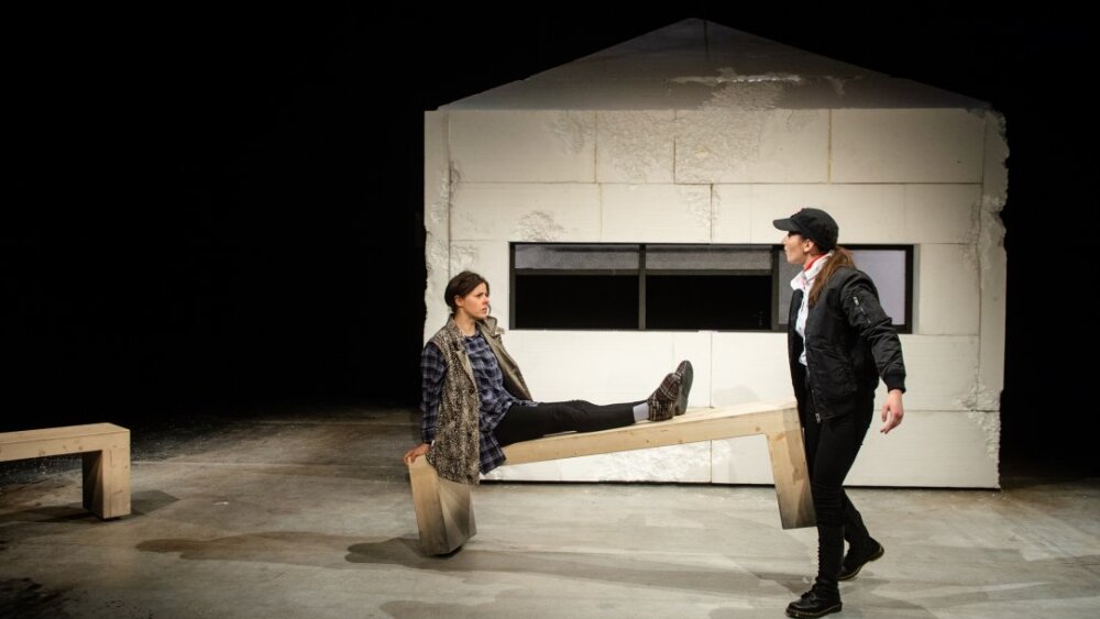 Obrázok v galérií - ivana_kuxova_etuska_anezka_petrova_rozi.jpg