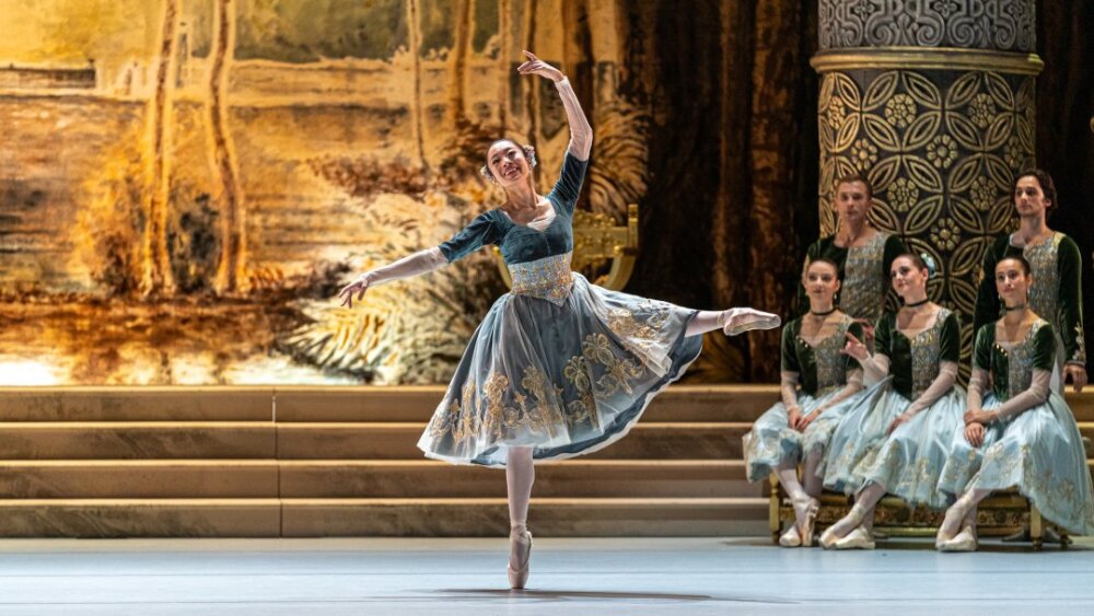 Obrázok v galérií - erina_kaminaka_pas_de_cinq.jpg