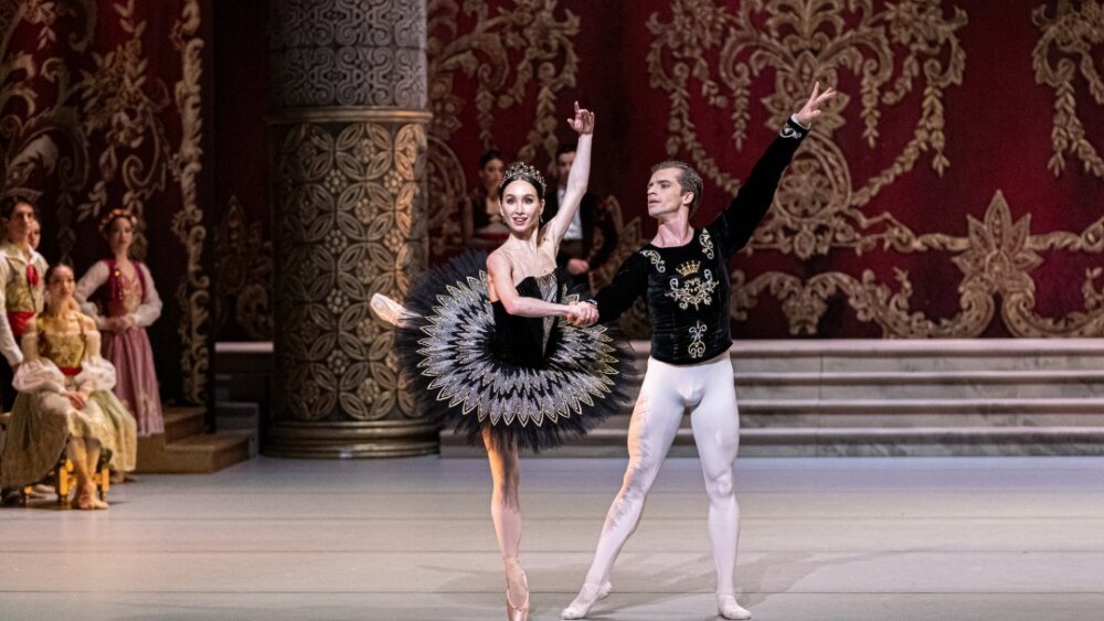 Obrázok v galérií - olga_chelpanova_odilia_a_viacheslav_krut_princ_siegfried_04.jpg