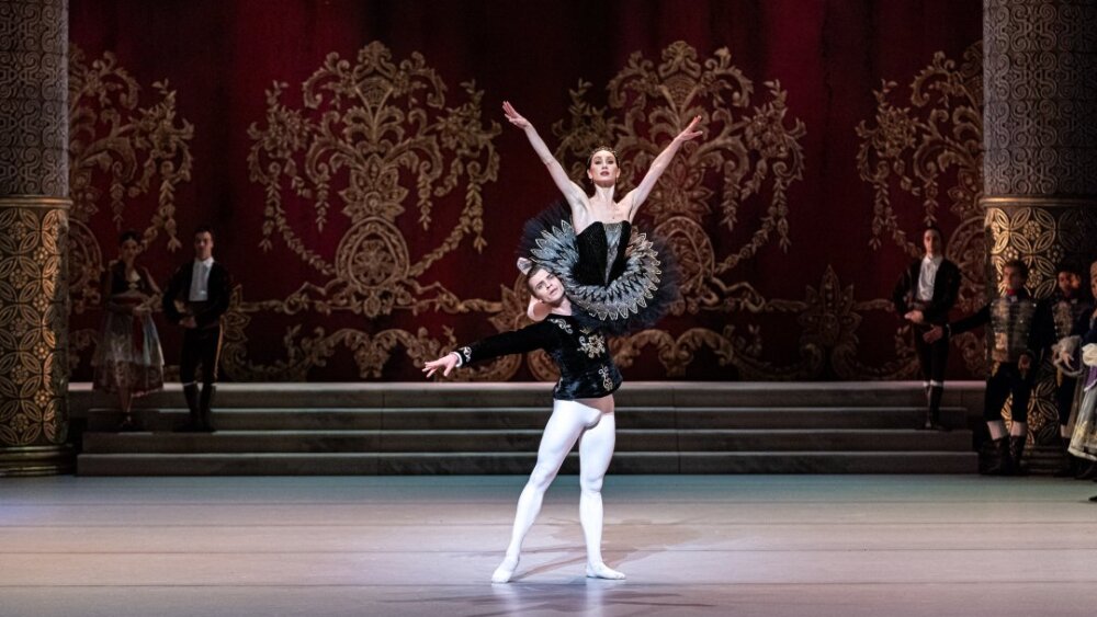 Obrázok v galérií - viacheslav_krut_princ_siegfried_a_olga_chelpanova_odilia.jpg