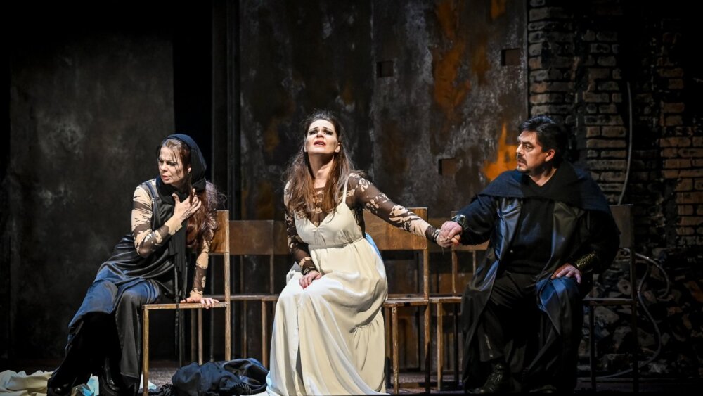 Obrázok v galérií - monika_fabianova_eva_hornyakova_daniel_capkovic.jpg