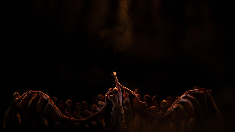 Obrázok v galérií - NDKE-DUST-Akram-Khan-2024-Foto-Anton_Faraonov--7.jpg