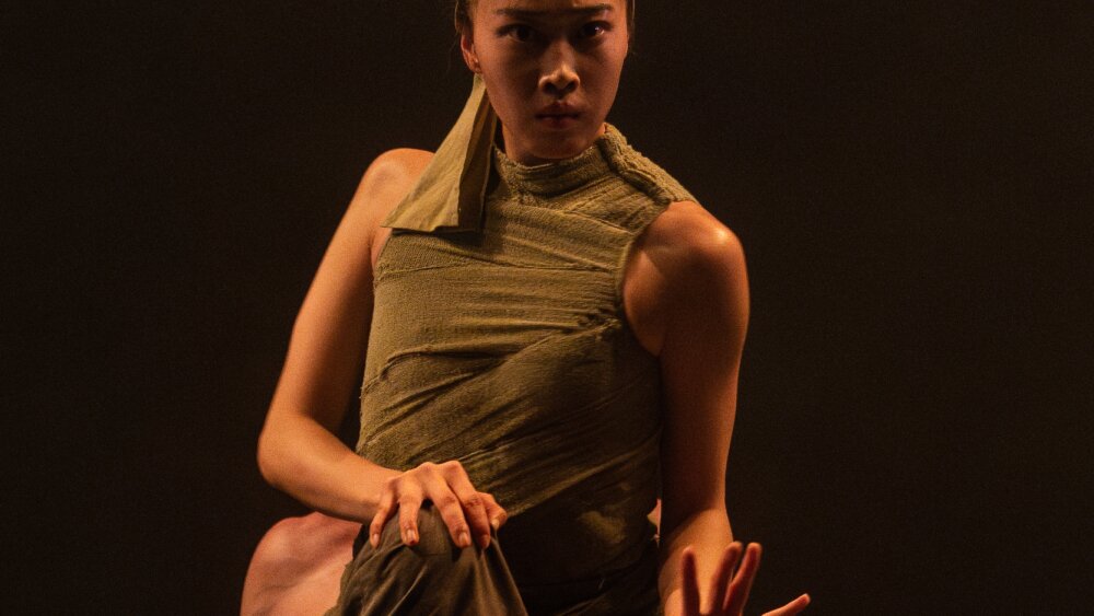 Obrázok v galérií - NDKE-DUST-Akram-Khan-2024-Foto-Anton_Faraonov--43.jpg
