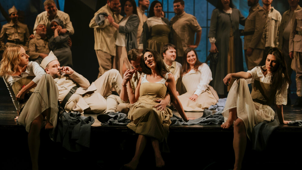 1. dejstvo ( Balet a zbor ŠO).jpg