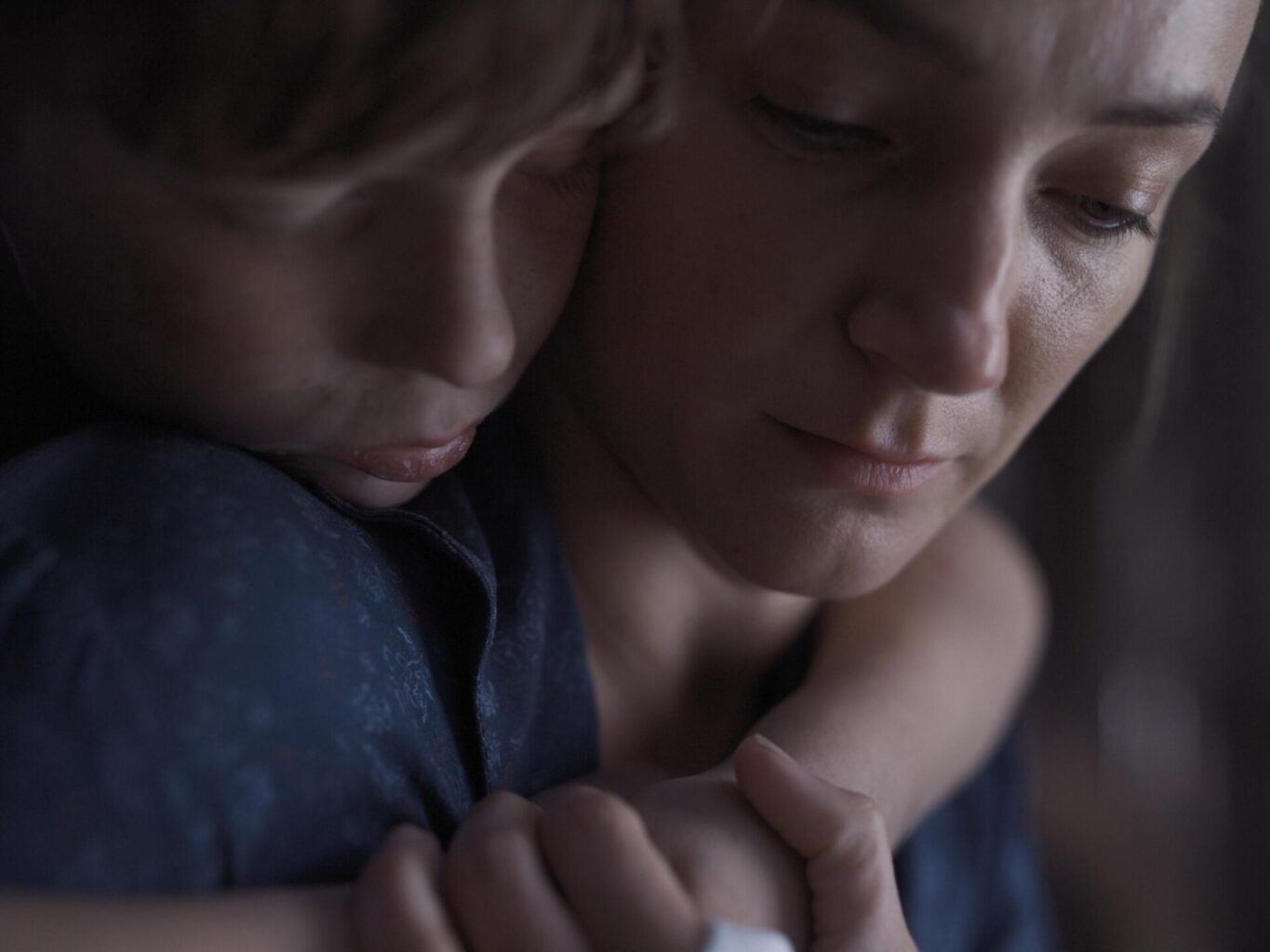 záber z filmu Ema a smrtihlav