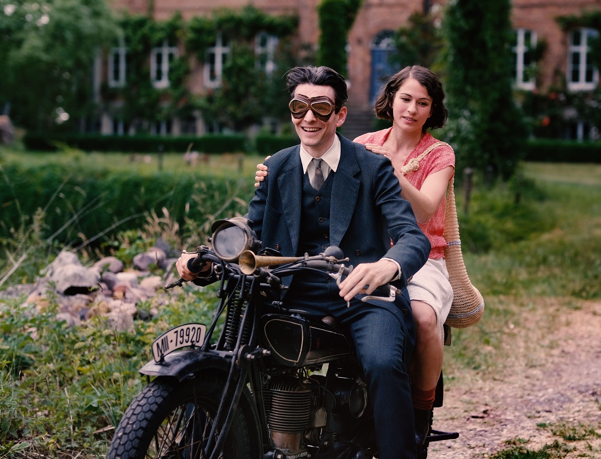 záber z filmu Nádhera života o živote Franza Kafku