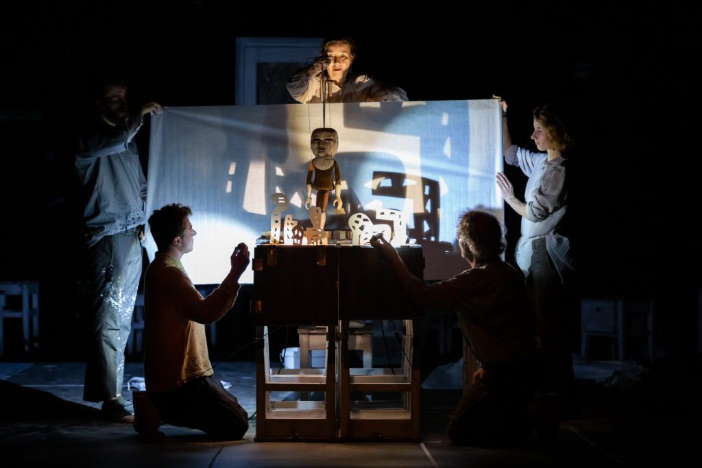 Predstavenie Bratislavského bábkového divadla Príbehy stien