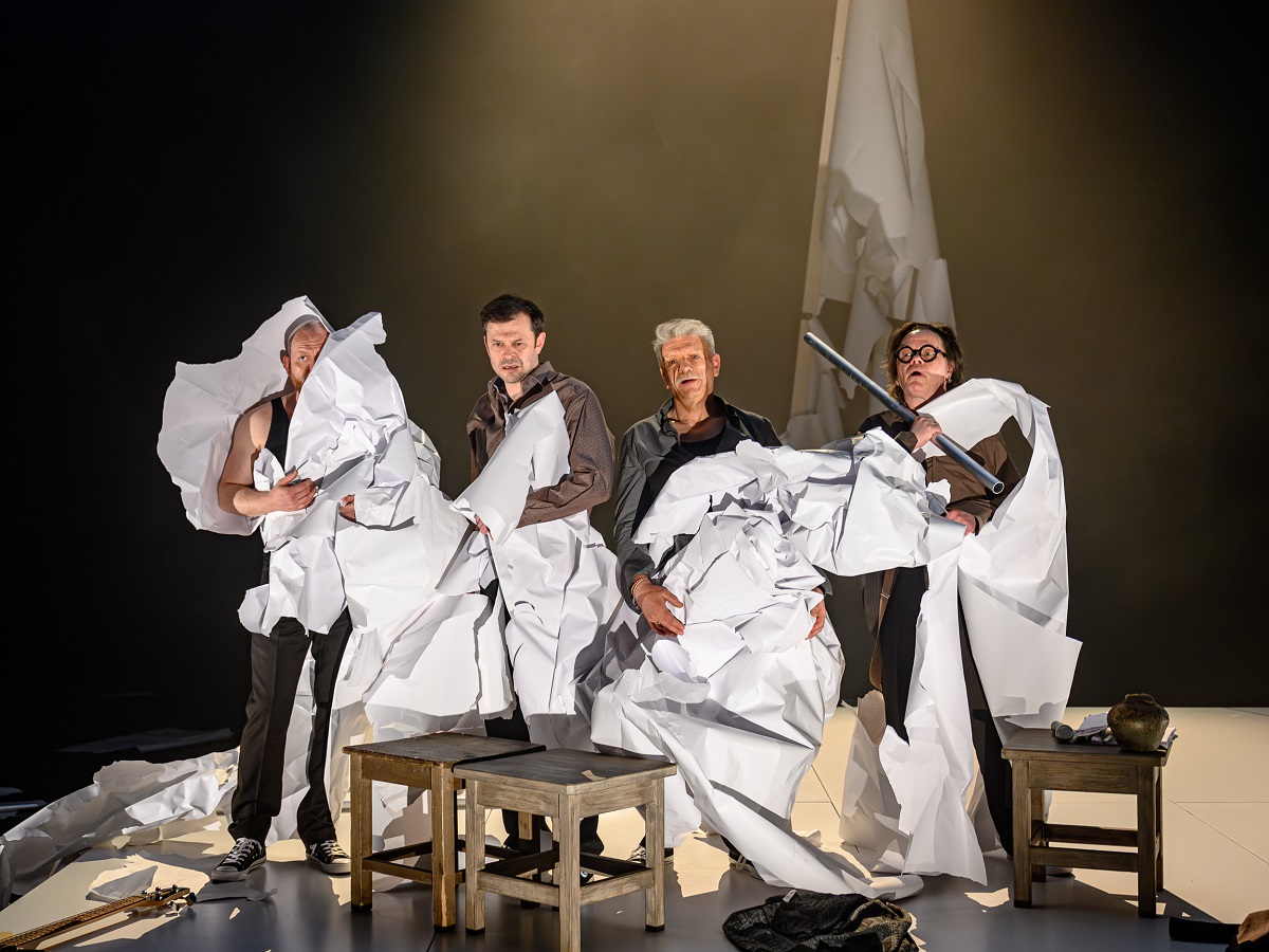 predstavenie Pes na ceste