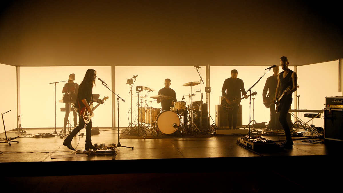 záber z filmu Placebo: This Search for Meaning