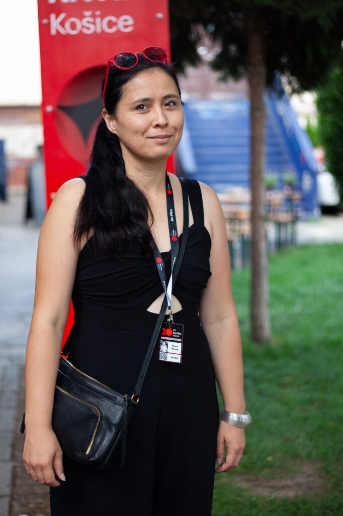 Haruna Honcoop na Art Filme