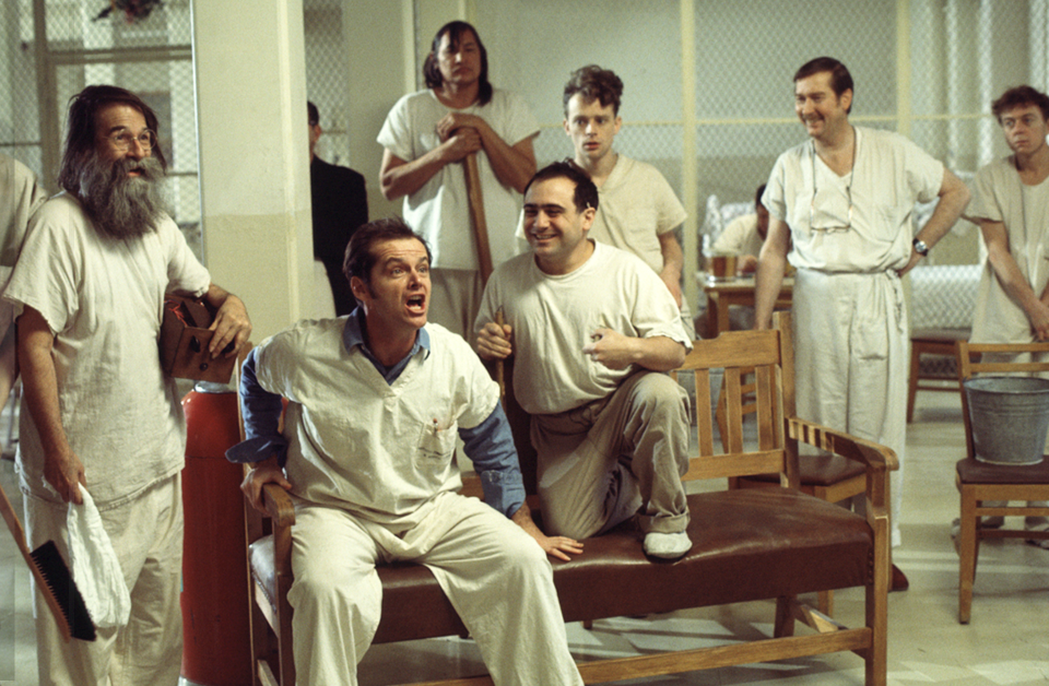 záber z filmu Prelet nad kukučím hniezdom