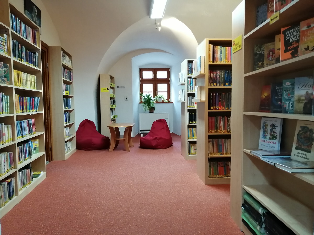 interiér Knižnica Jána Kollára