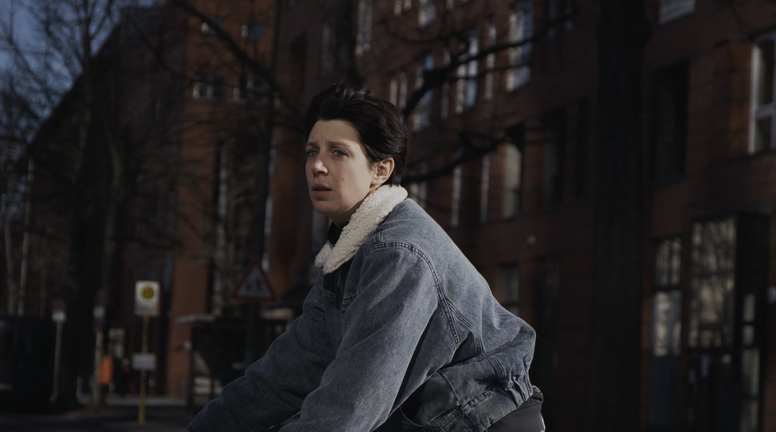 Záber z filmu Neplatené voľno