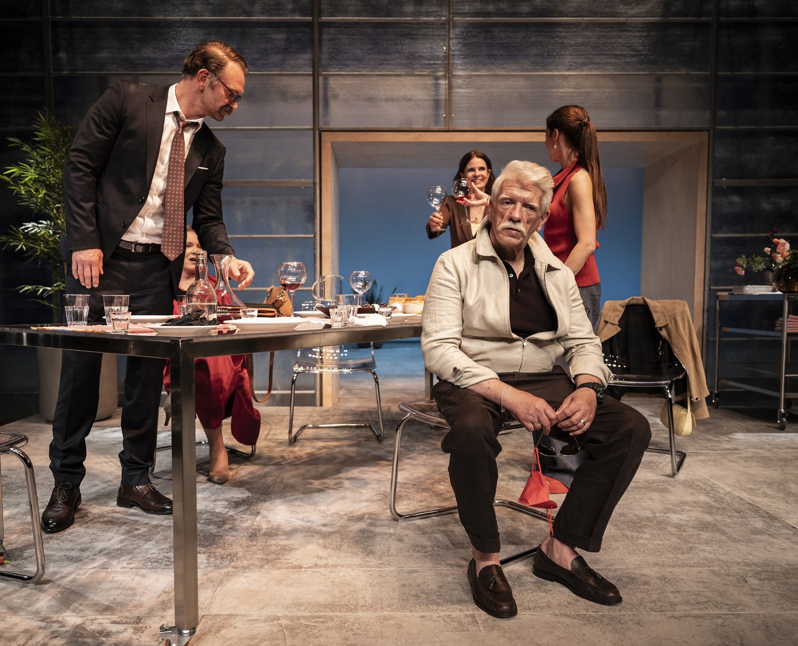 Tomáš Maštalír (Tomáš), Zuzana Fialová (Petra), Richard Stanke (Robert), Zuzana Porubjaková (Jana)