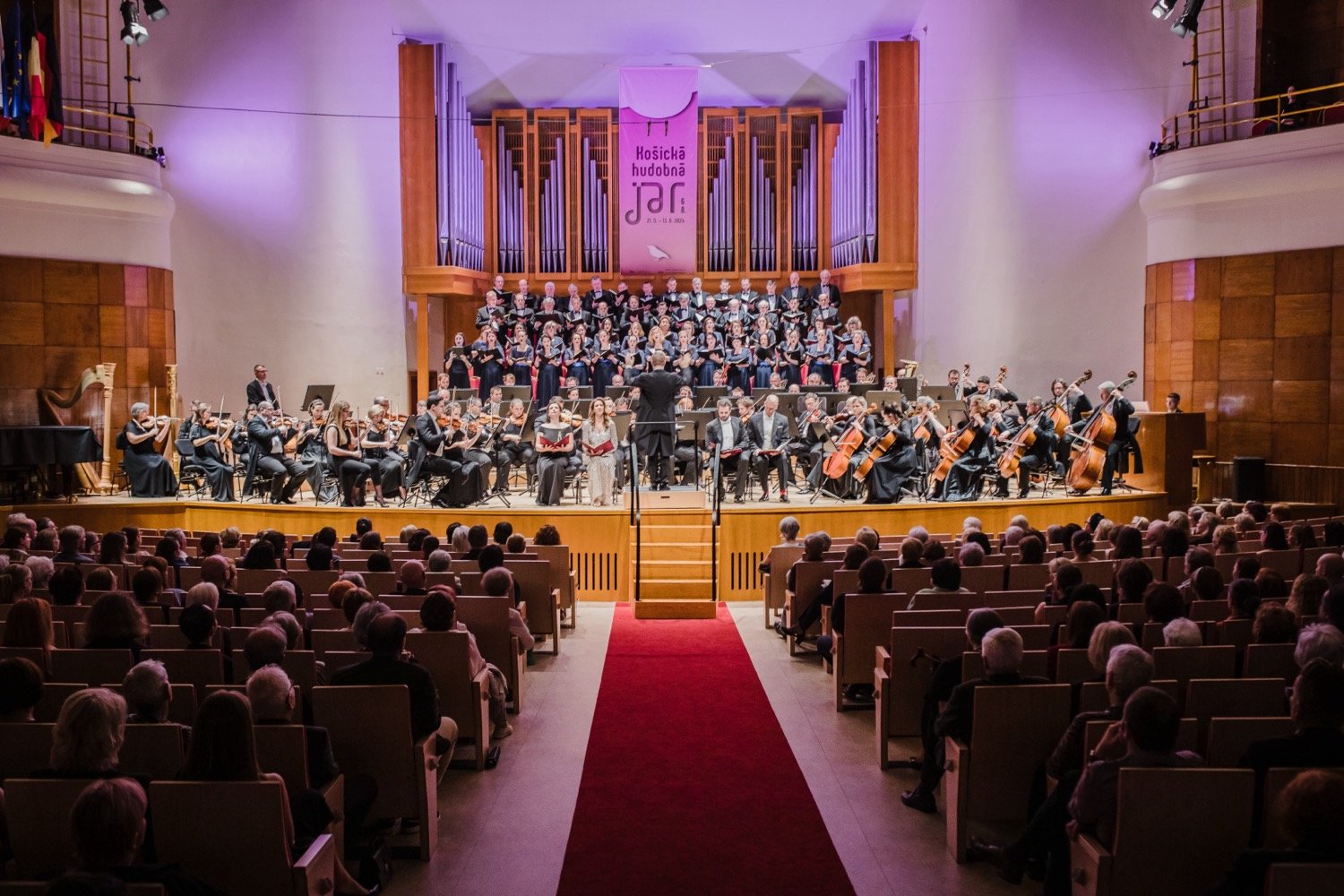 Štátna filharmónia Košice a Slovenský filharmonický zbor. Foto Jakub Šimoň