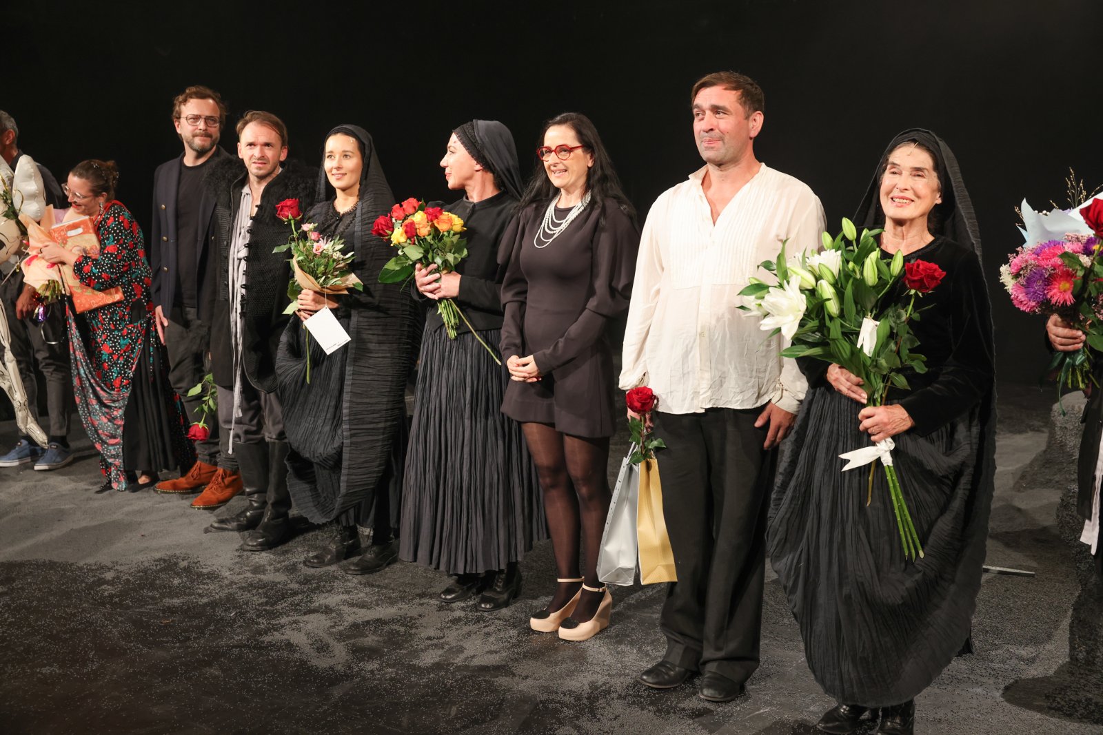Premiéra inscenácie Hlovík medzi vzbúreným ľudom v Činohre SND. Inscenácia vychádza z diela Jonáša Záborského a prináša príbeh farára Adama Hlovíka na pozadí cholery a sedliackych nepokojov v roku 1831.