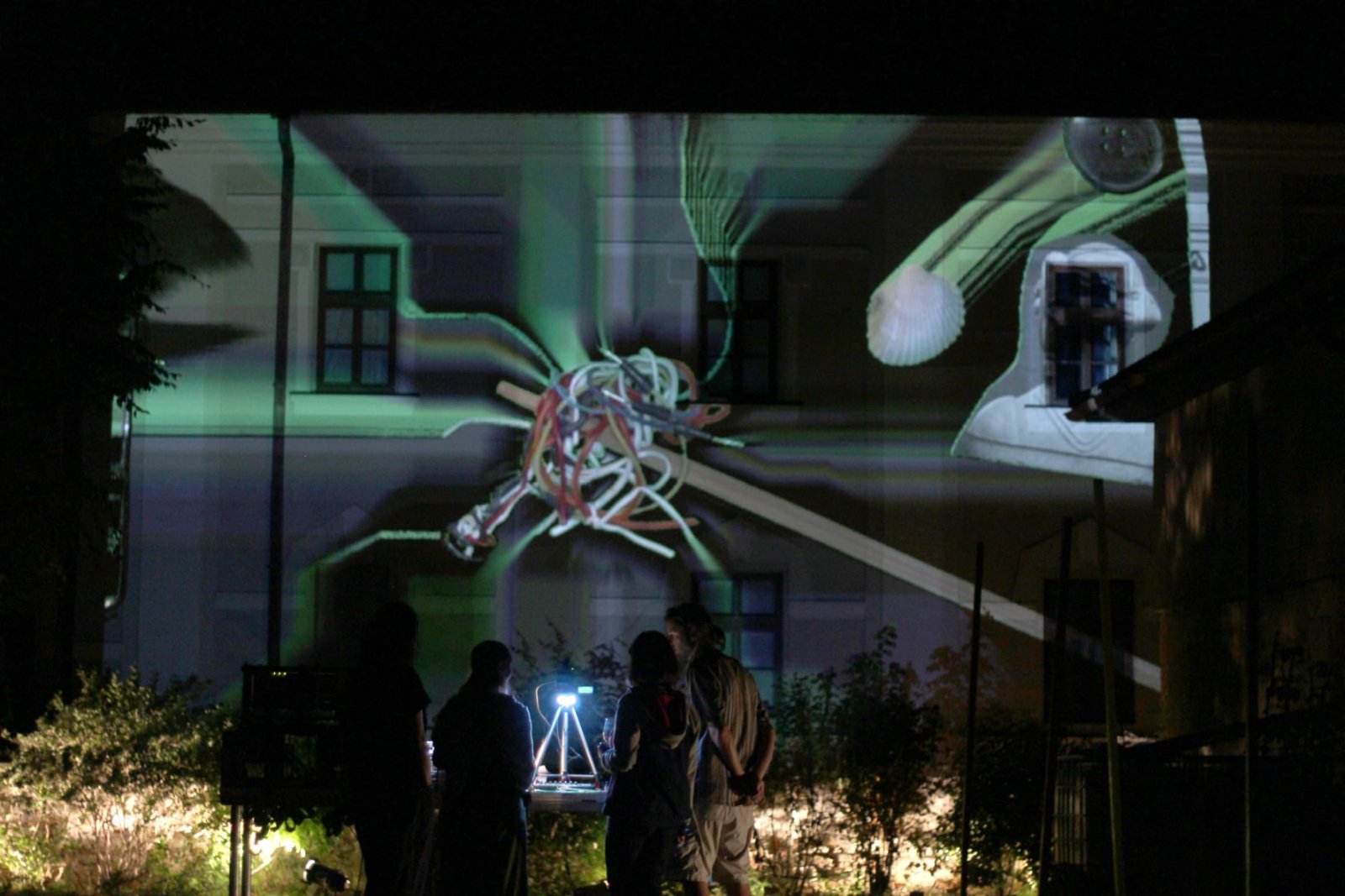Papierový sen – audiovizuálna projekcia Nano VJs & B.EYE / Zdroj: archív Nano VJs & B.EYE
